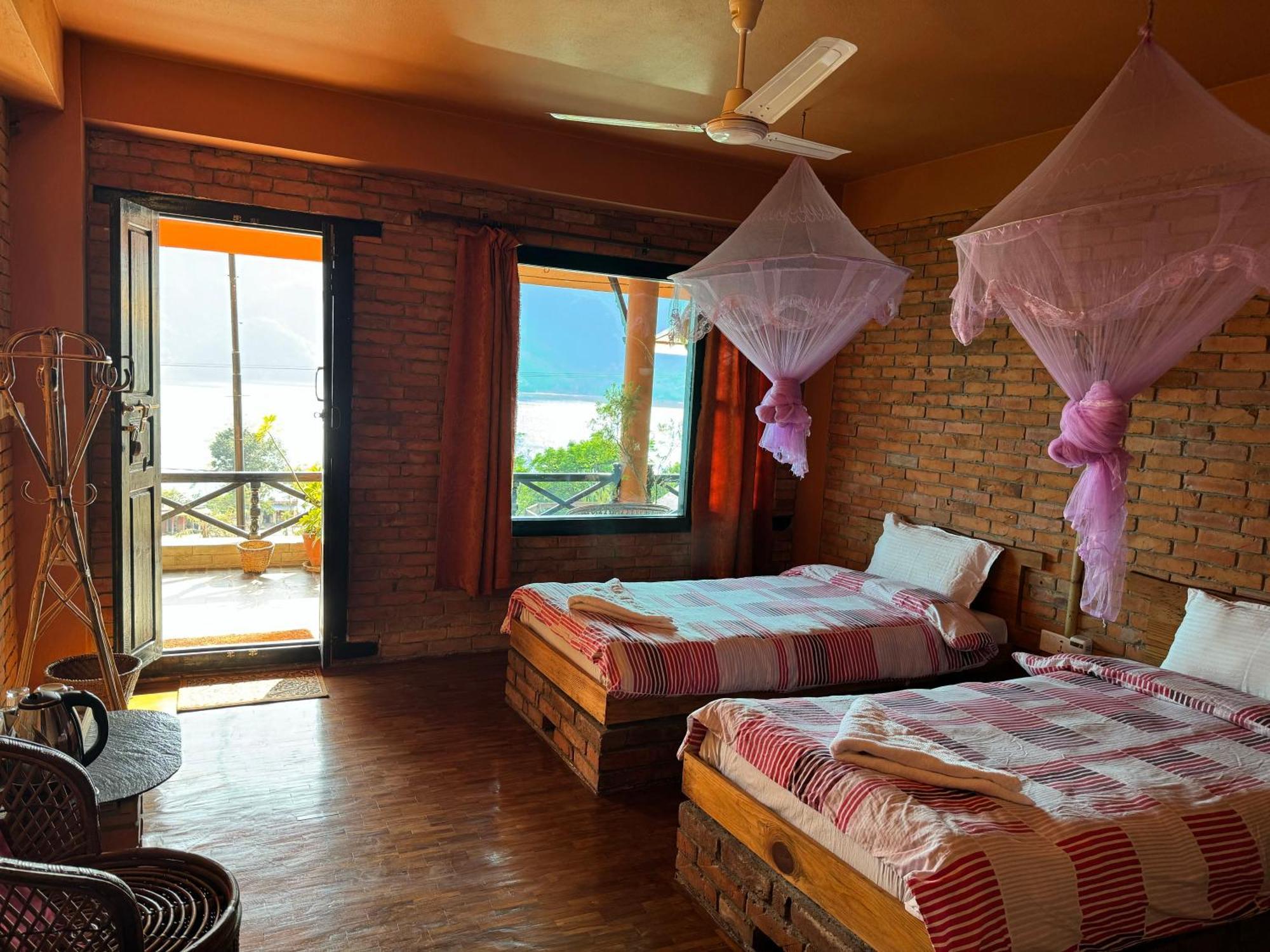 Nar-Bis Hotel Pokhara Exterior photo