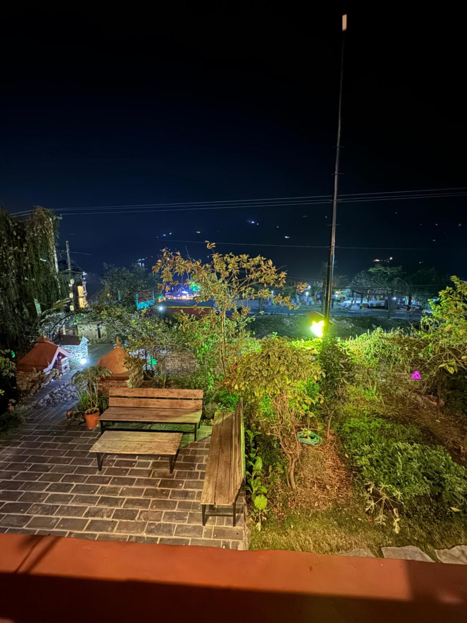 Nar-Bis Hotel Pokhara Exterior photo