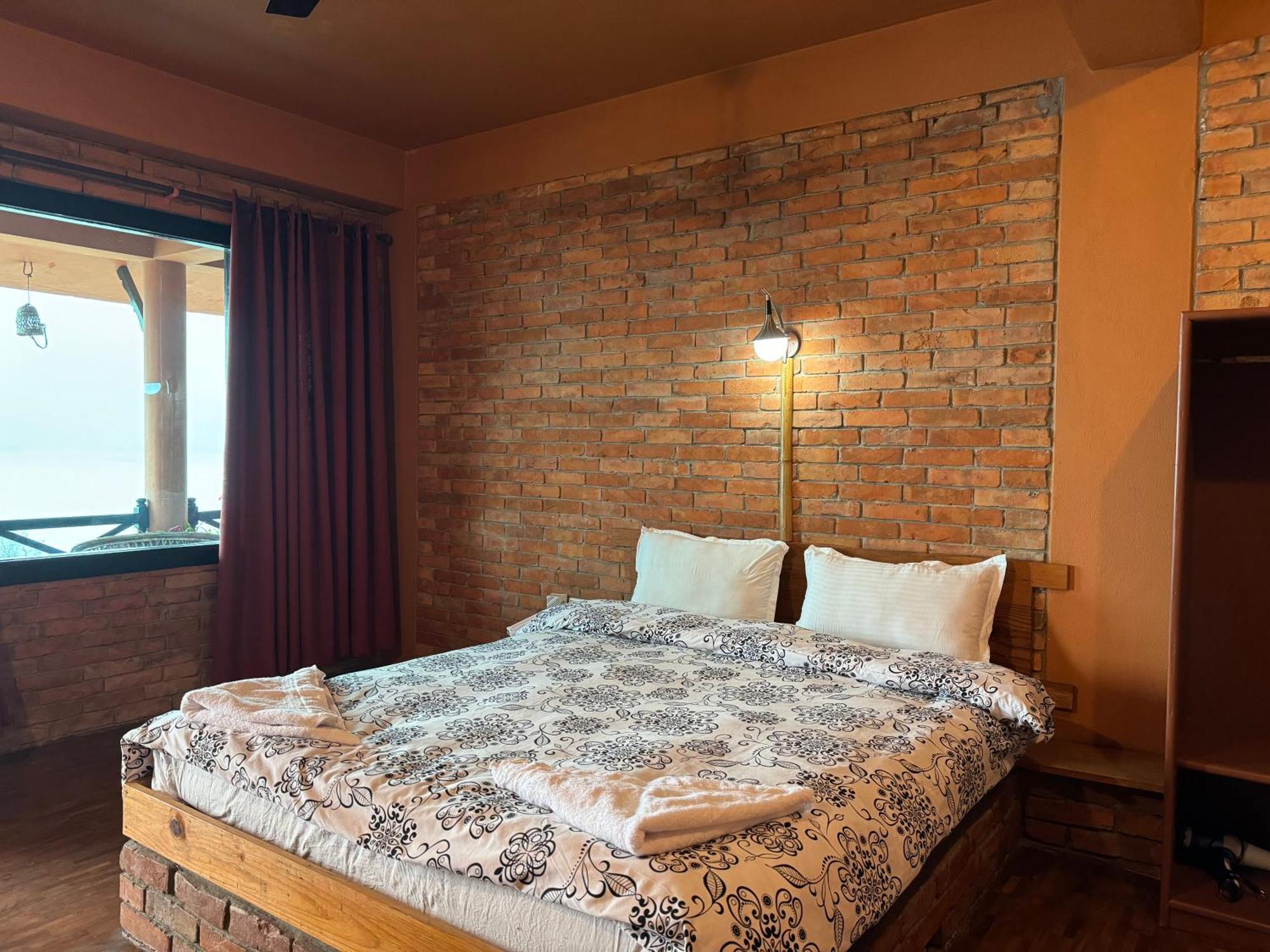 Nar-Bis Hotel Pokhara Exterior photo