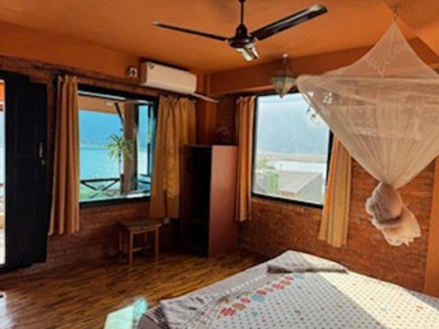 Nar-Bis Hotel Pokhara Exterior photo
