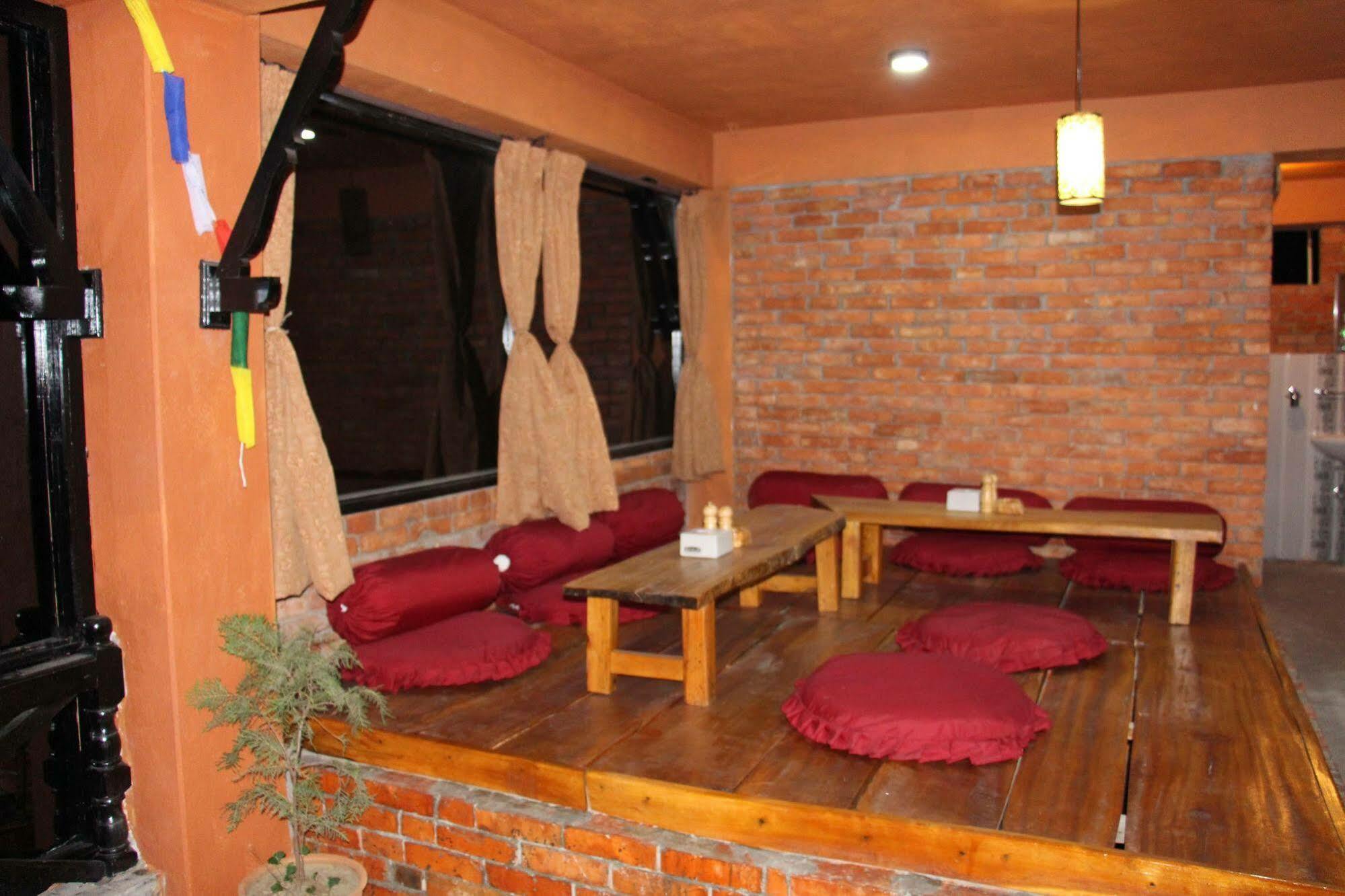 Nar-Bis Hotel Pokhara Exterior photo