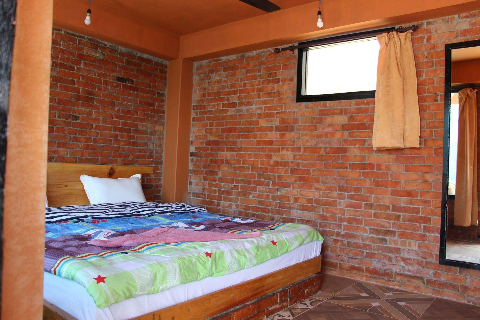 Nar-Bis Hotel Pokhara Exterior photo