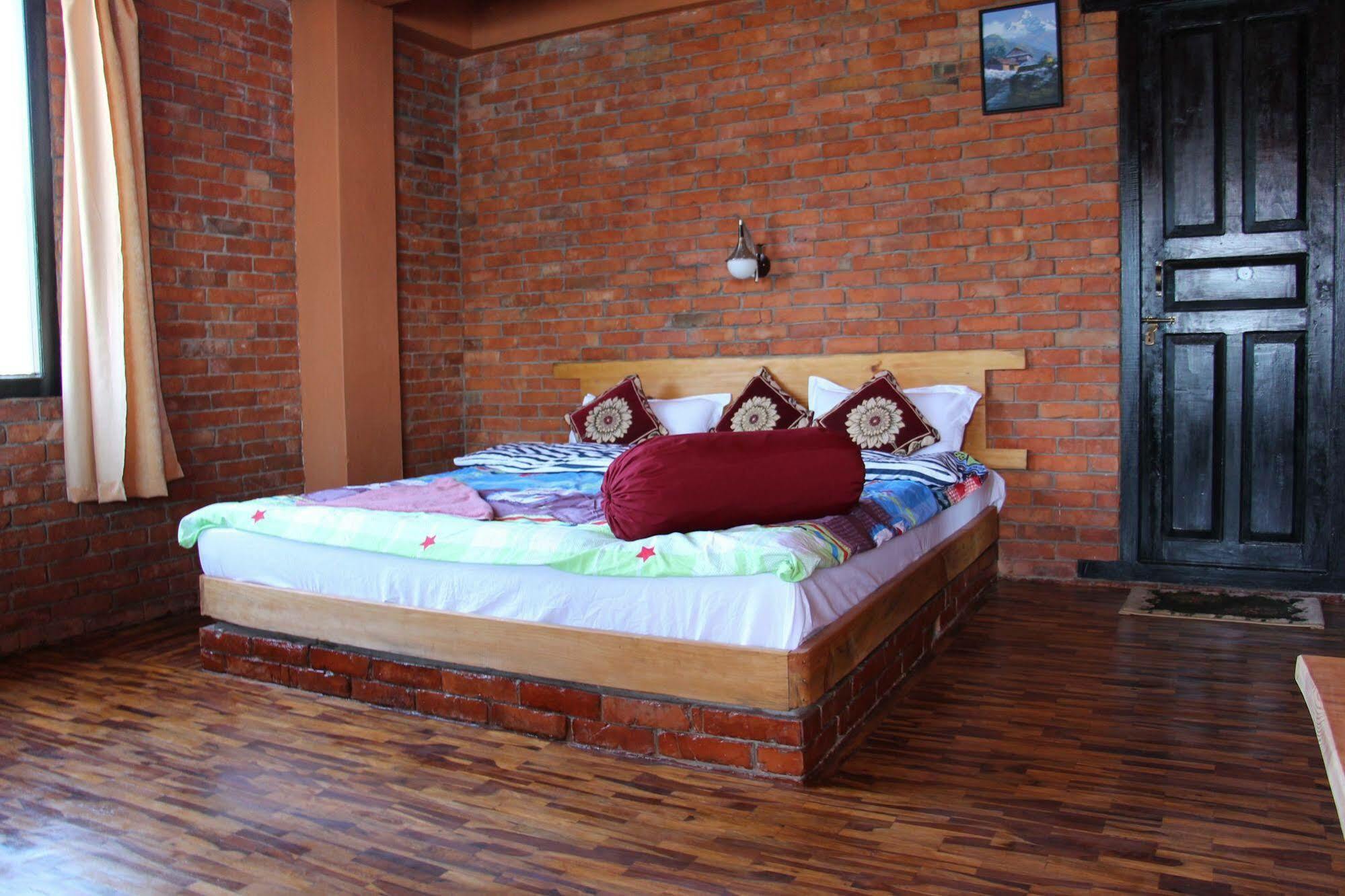 Nar-Bis Hotel Pokhara Exterior photo