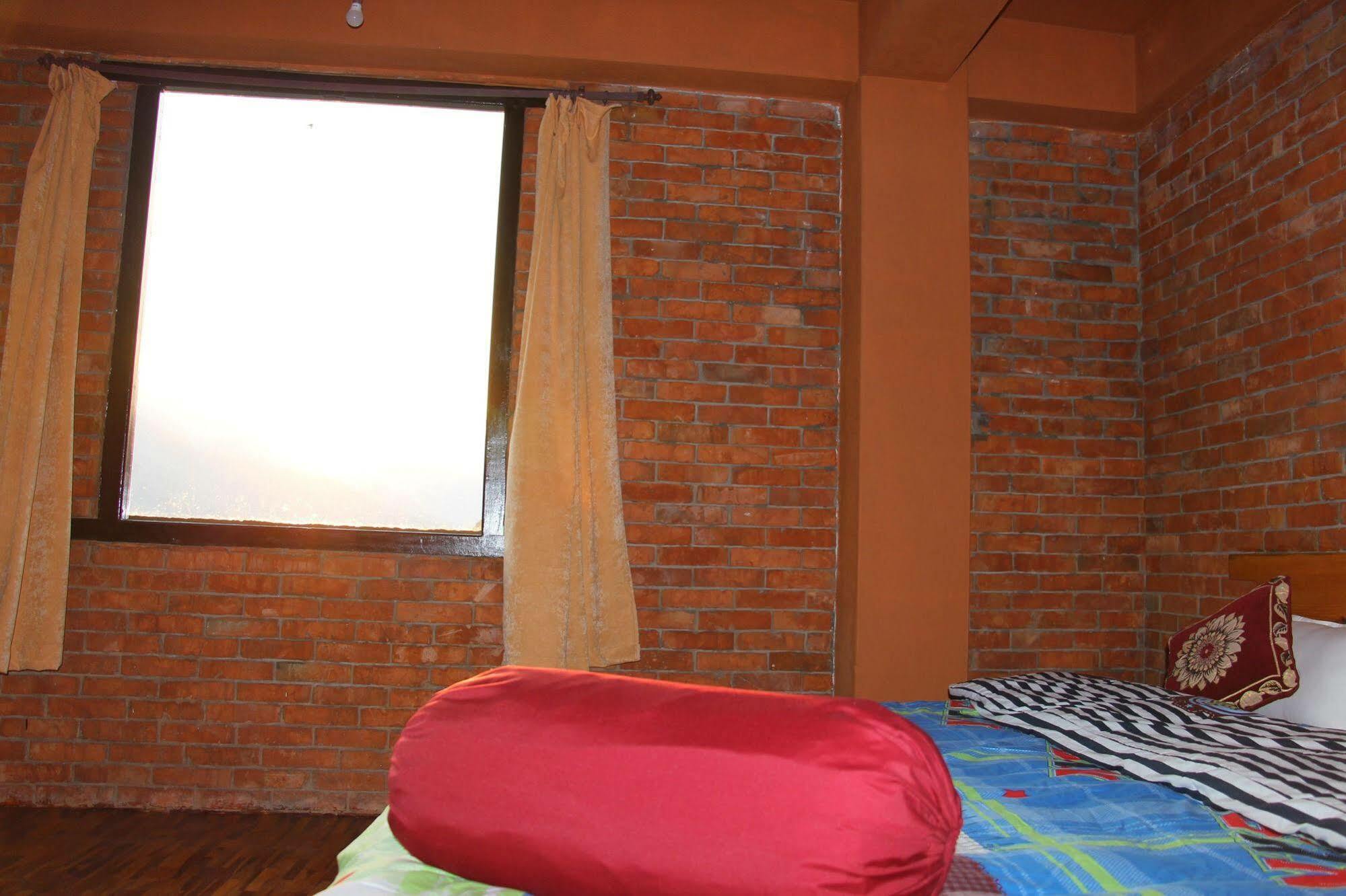 Nar-Bis Hotel Pokhara Exterior photo