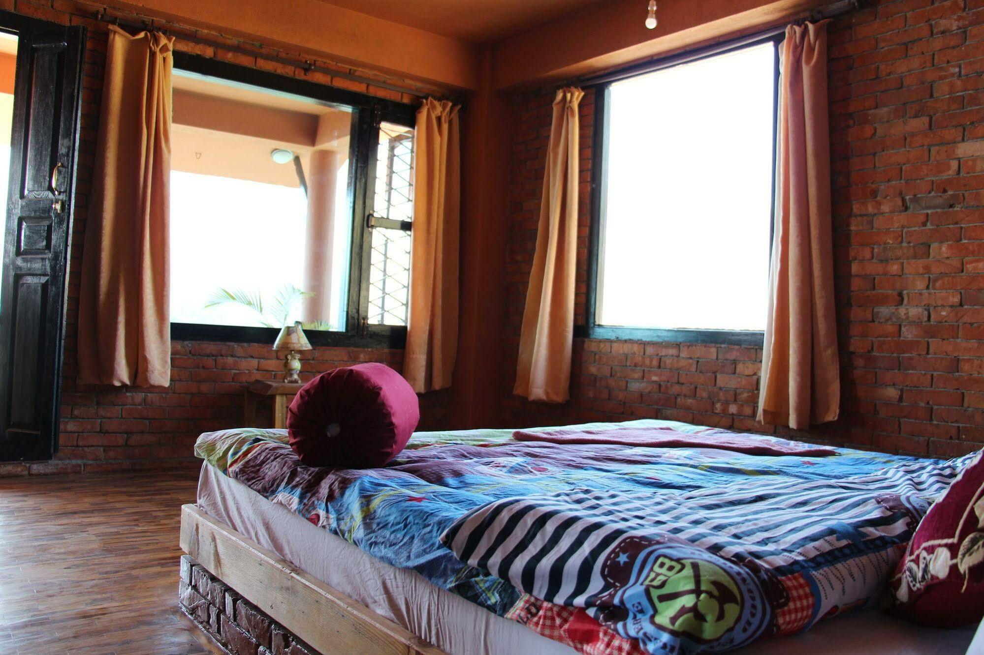 Nar-Bis Hotel Pokhara Exterior photo